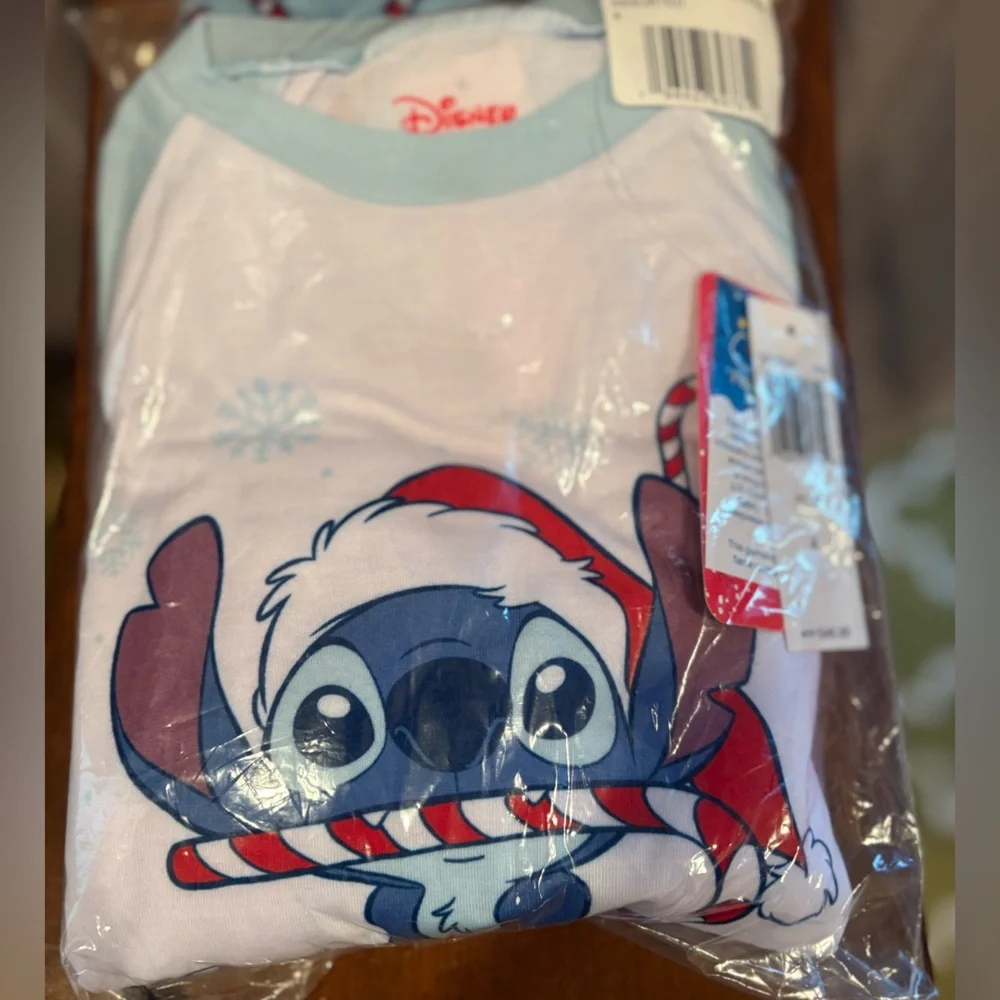 NWT Disney Stitch Holiday 2 Piece Pajama Set Size 6